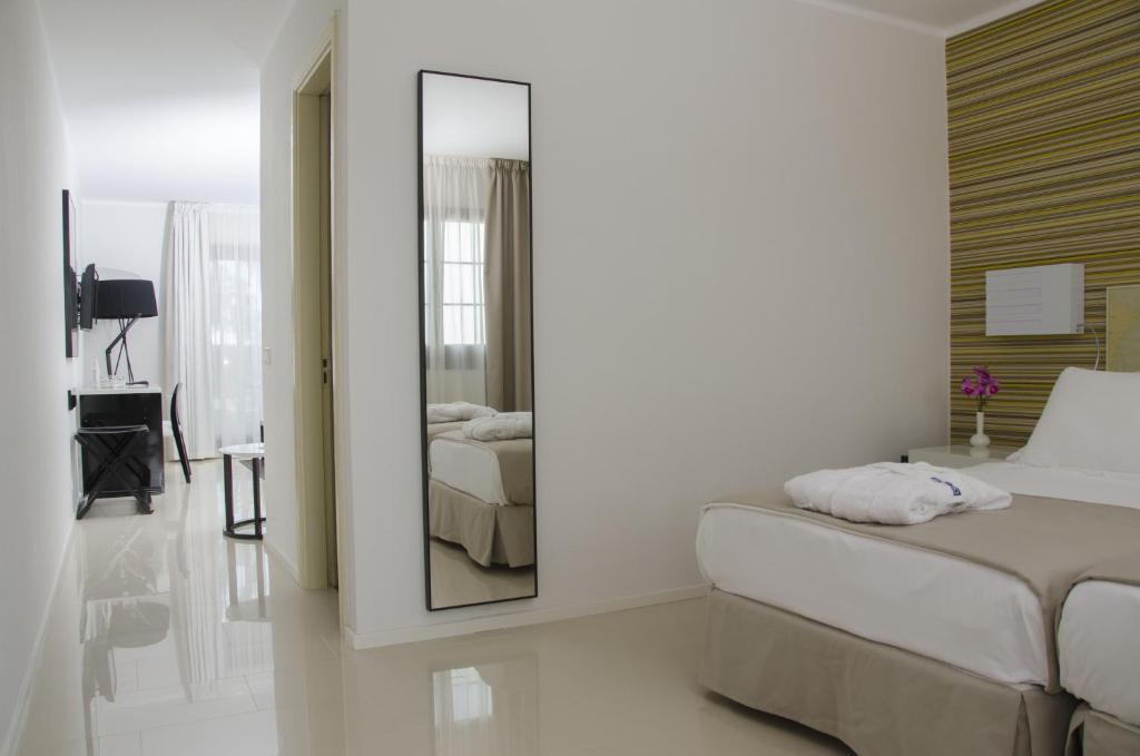 H10白色套房精品酒店 - 仅成人 普拉亚布兰卡 客房 照片